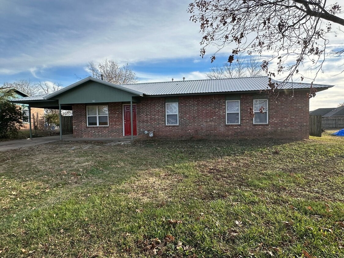 142 Alyene Dr, Stilwell, OK 74960 House Rental in Stilwell, OK