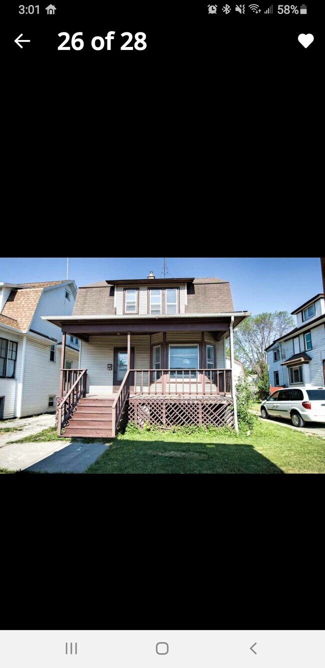 Building Photo - 250 Doty St