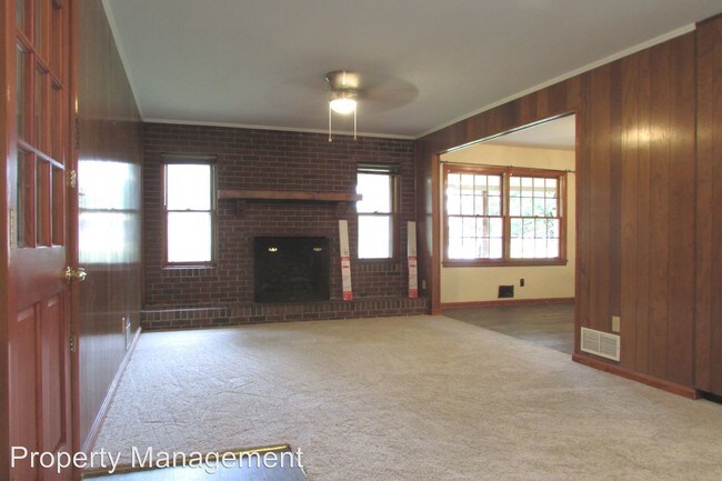 Building Photo - 2310 Weslan Dr