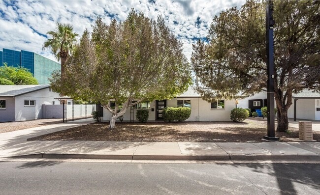 Photo - Biltmore District Luxury – 3 month leases avaialble 2,795.00 House