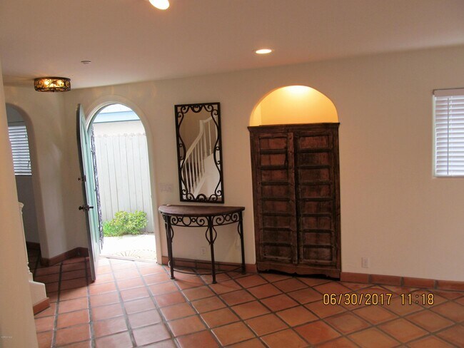 Foto del edificio - 1143 Shelburn Ln