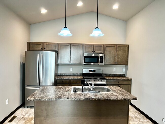 kitchen - 810 Deer Run Dr NE
