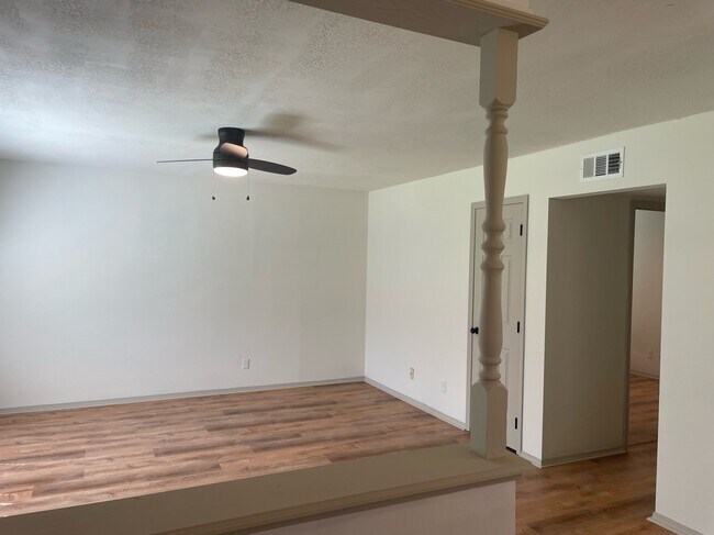 Foto del edificio - 1108 S Florence Ave