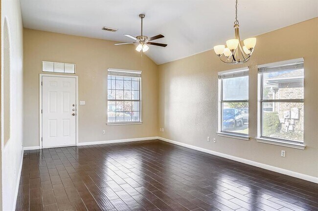 Foto del edificio - 2858 Southampton Way