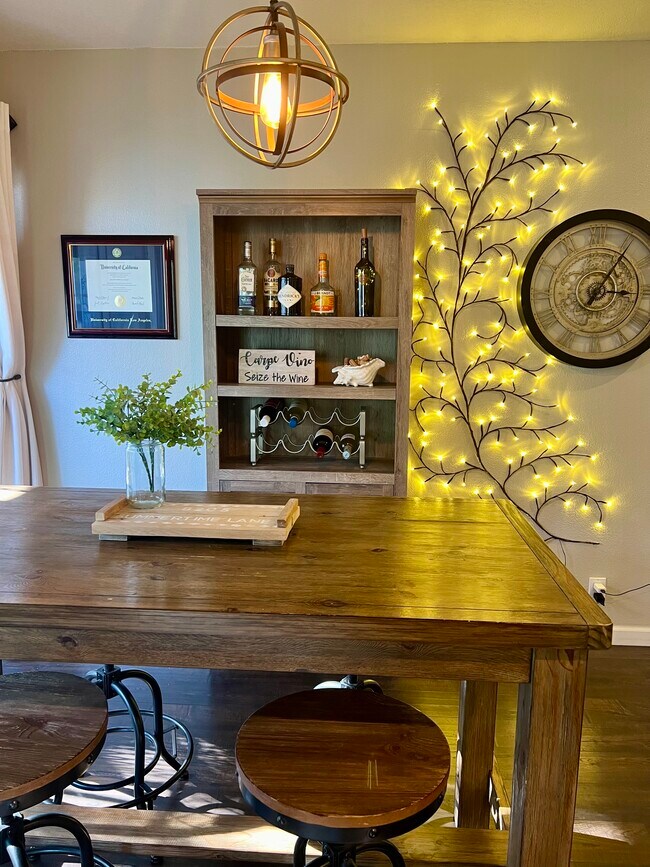 Foto del edificio - 8205 Summertime Ln