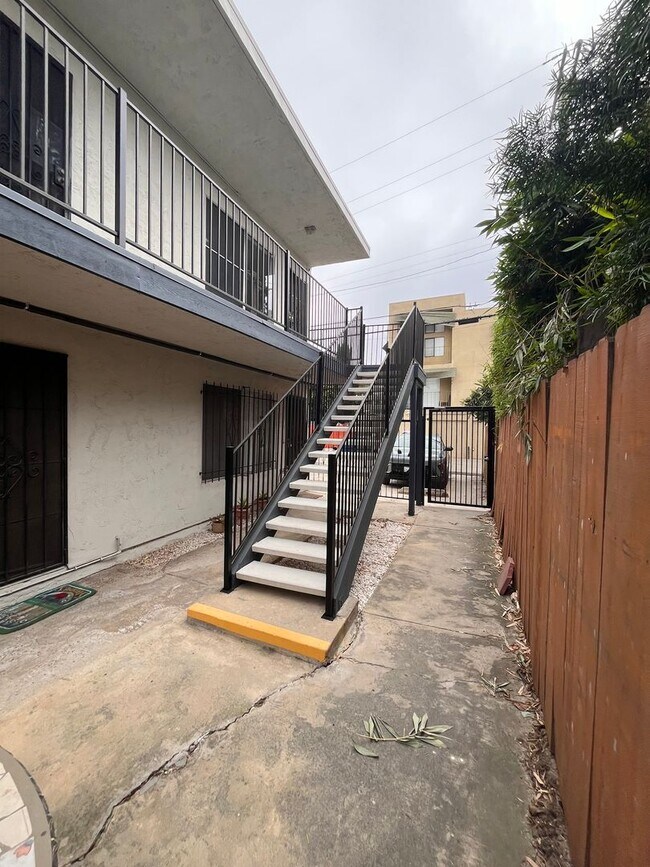 Building Photo - M369 - Albini