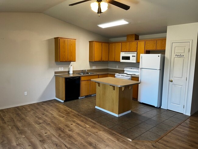 Building Photo - 2518 Valley View Ct