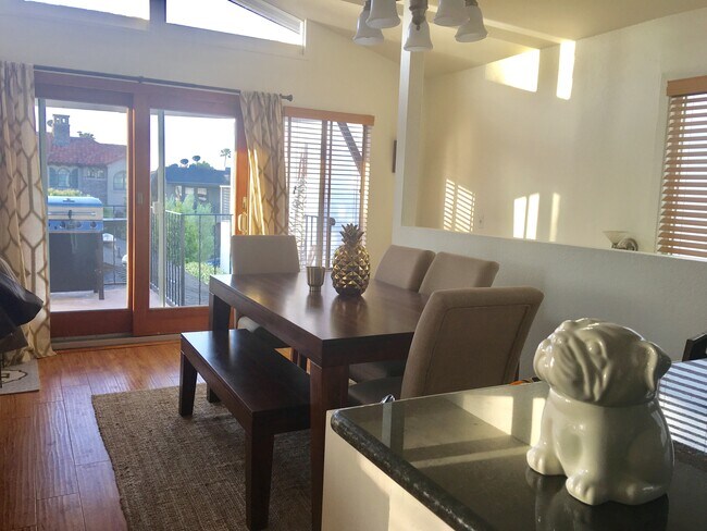 Building Photo - 433 Heliotrope Ave