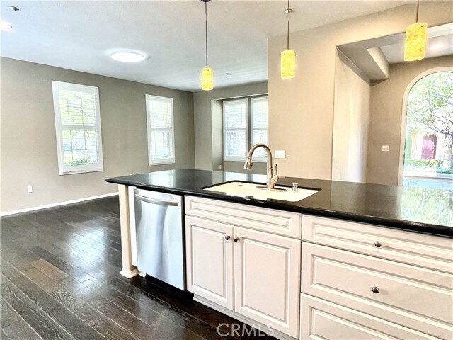 Building Photo - 73 Long Meadow