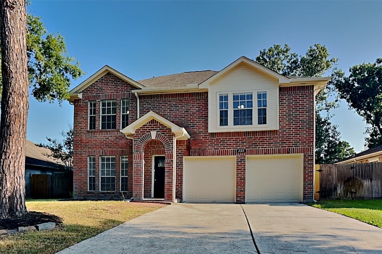 Primary Photo - 2211 Pincher Creek Dr