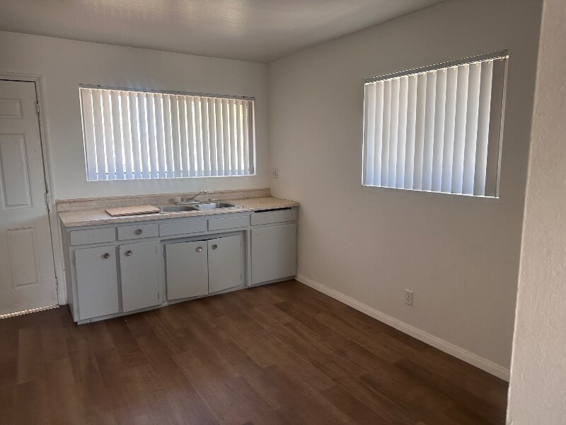 Foto principal - 11325 Lawson Ave