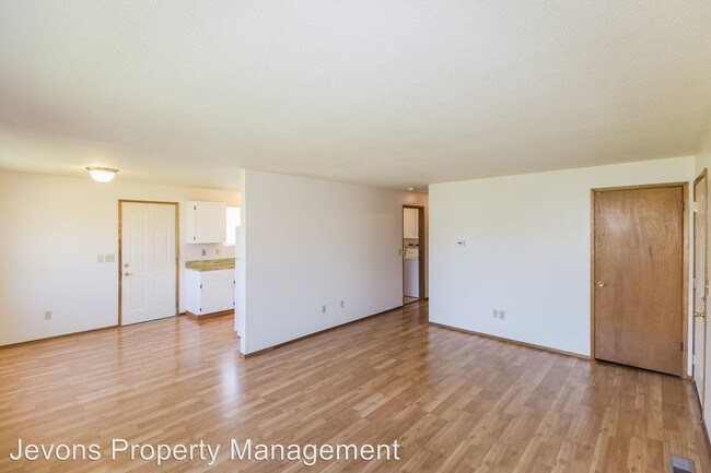 Building Photo - 404 S 81st Ave