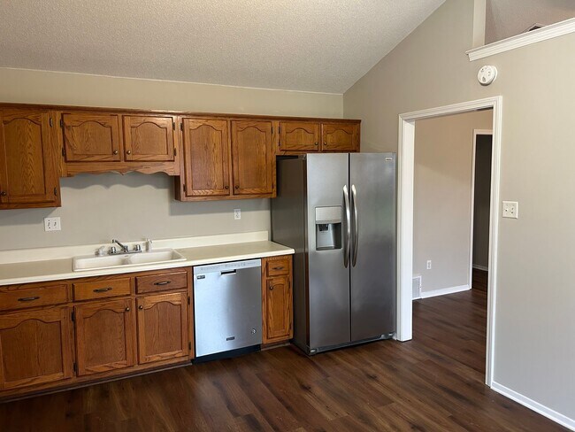 Foto del edificio - 10713 Oak Leaf Dr