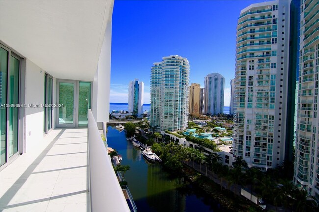 Foto del edificio - 300 Sunny Isles Blvd