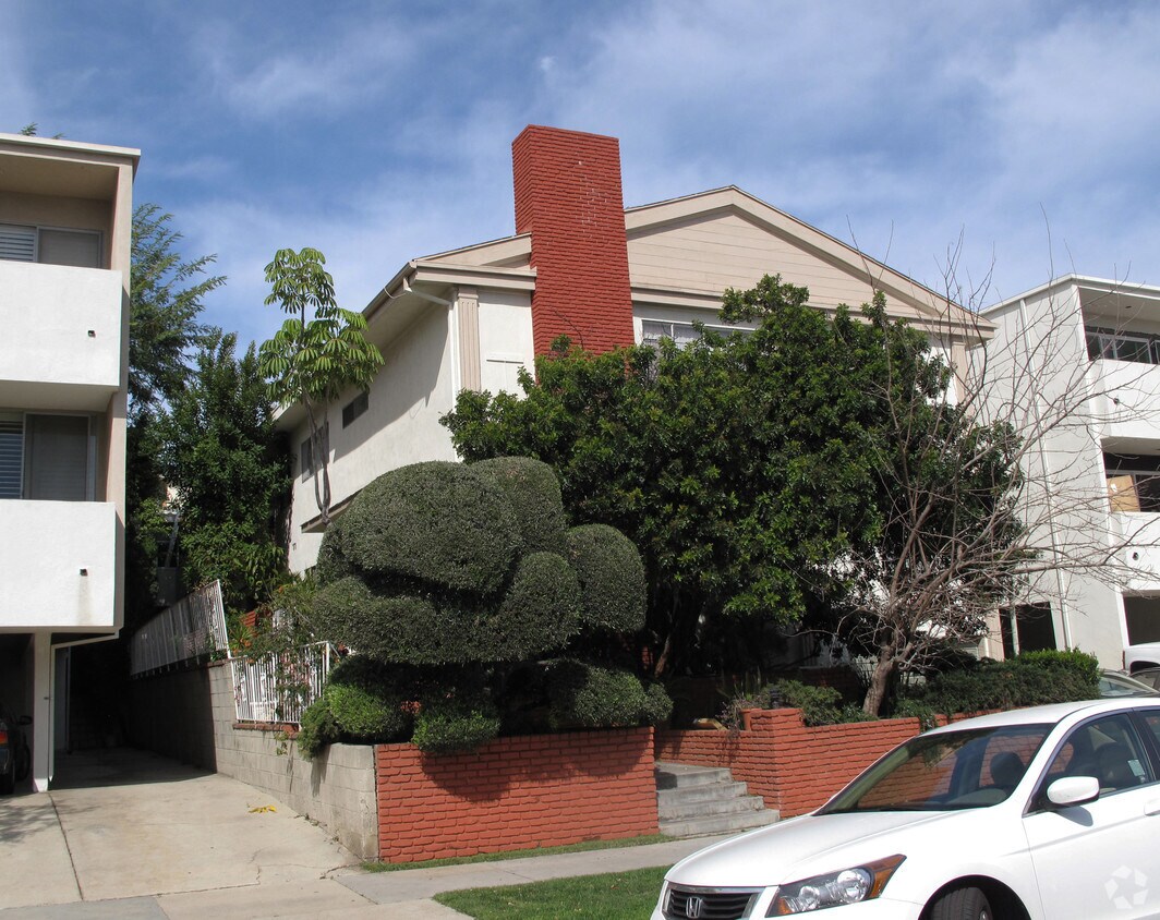 Building Photo - 11929 Mayfield Ave