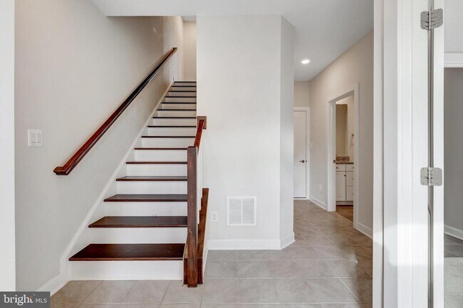 Building Photo - 13202 Woodland Park Rd