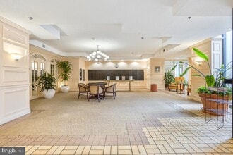 Building Photo - 15100 Interlachen Dr