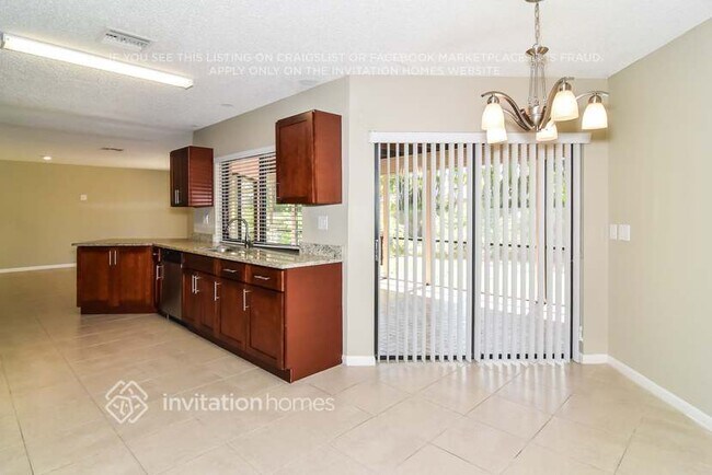 Foto del edificio - 10048 NW 20th St