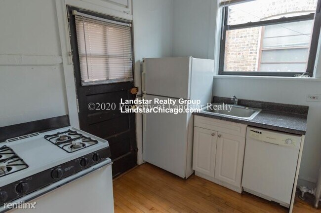 Building Photo - 4525 N Paulina St