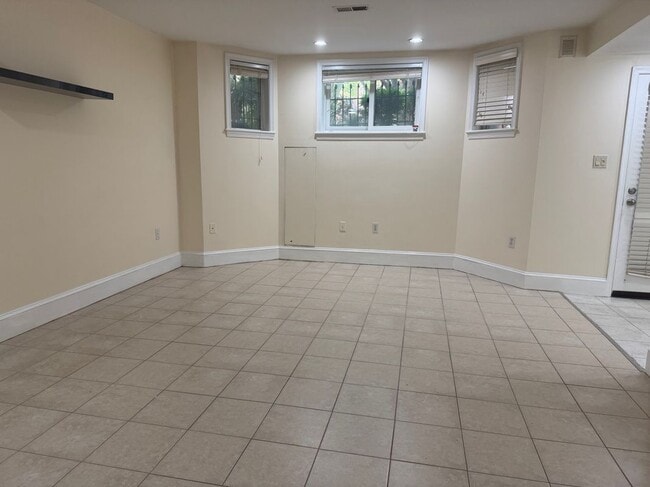 Building Photo - 1928 17th St NW