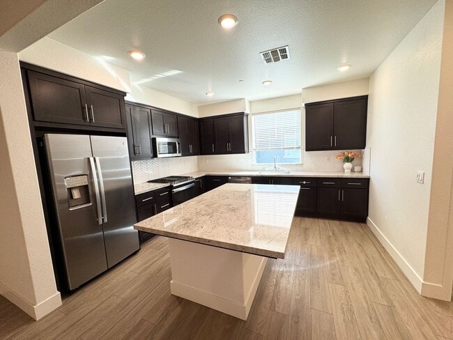 Foto del edificio - Perfect Shape Auburn Grove Property Near Downtown Livermore