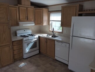 Building Photo - 27 Krista Ln