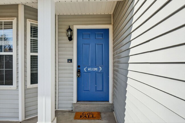 Foto del edificio - Move-In Ready Gem on a Corner Lot in O’Fal...