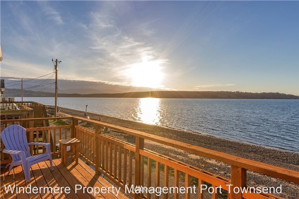 Primary Photo - 100 Viewpoint Ln