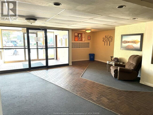 Building Photo - 2565 Lauzon Rd