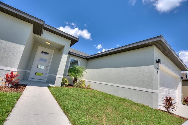 Building Photo - Deposit-Free! Modern, energy efficient hom...