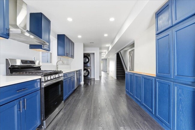 Foto del edificio - 225 Freeman Ave