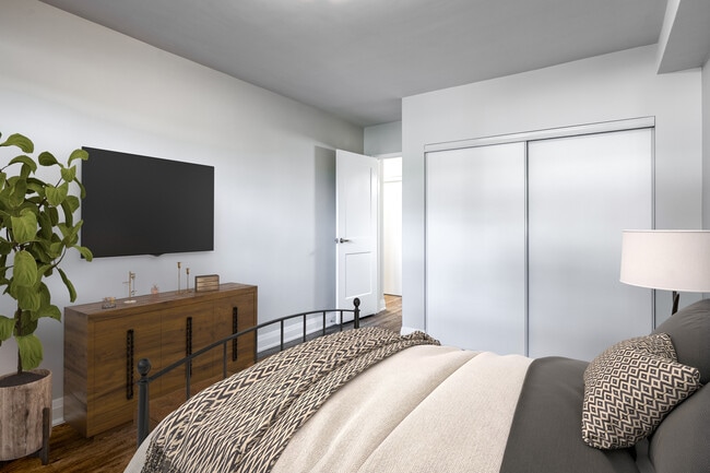 Building Photo - 233 Mohawk Road East