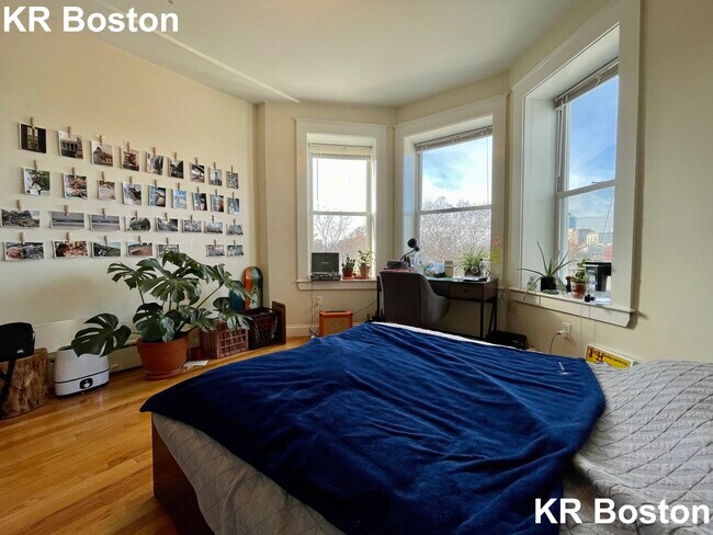 Building Photo - 80 Fenway