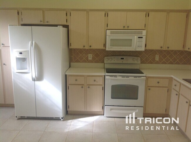 Building Photo - 13445 Beechberry Dr