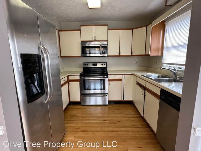 Building Photo - 3 br, 3.5 bath House - 323 Tudor Drive