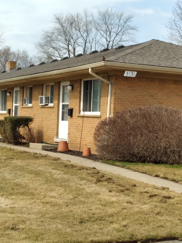 Primary Photo - 3831 Devon Rd