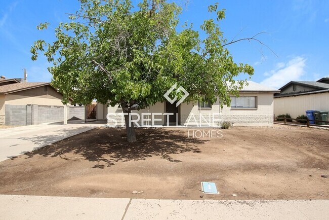 Foto del edificio - REDUCED! - NOW OFFERING THE FIRST FULL MON...