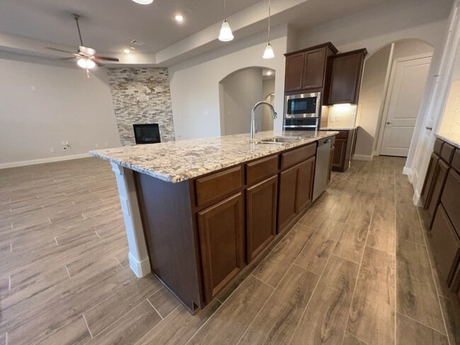 Building Photo - 5714 Caracara St