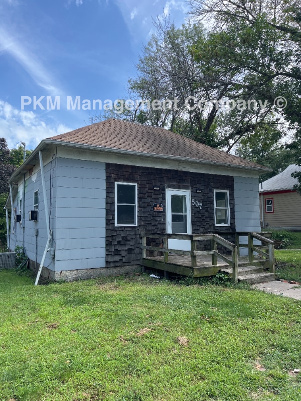 Building Photo - 507 Fir St