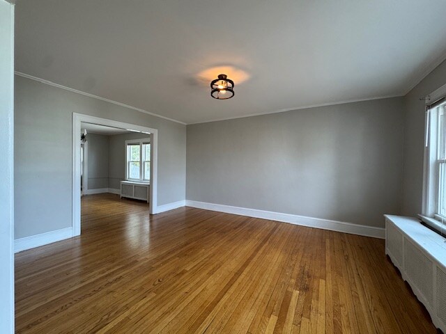 Foto del edificio - 221 Quaker Ln N