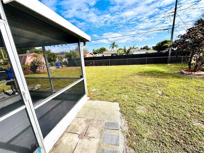Foto del edificio - 1411 NW 79th Way
