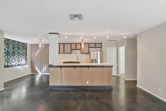 Building Photo - 5707 West Gate Blvd