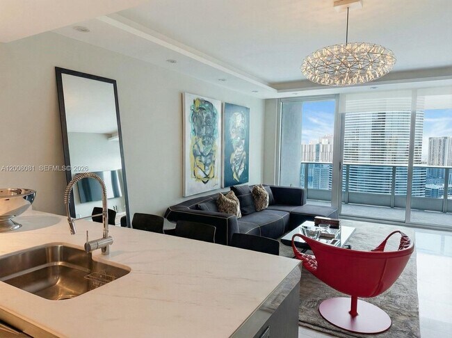 Building Photo - 200 Biscayne Blvd Way