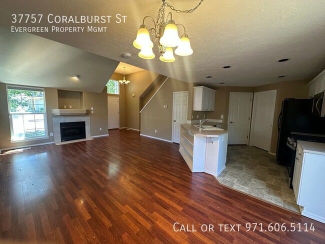 Building Photo - 37757 Coralburst St