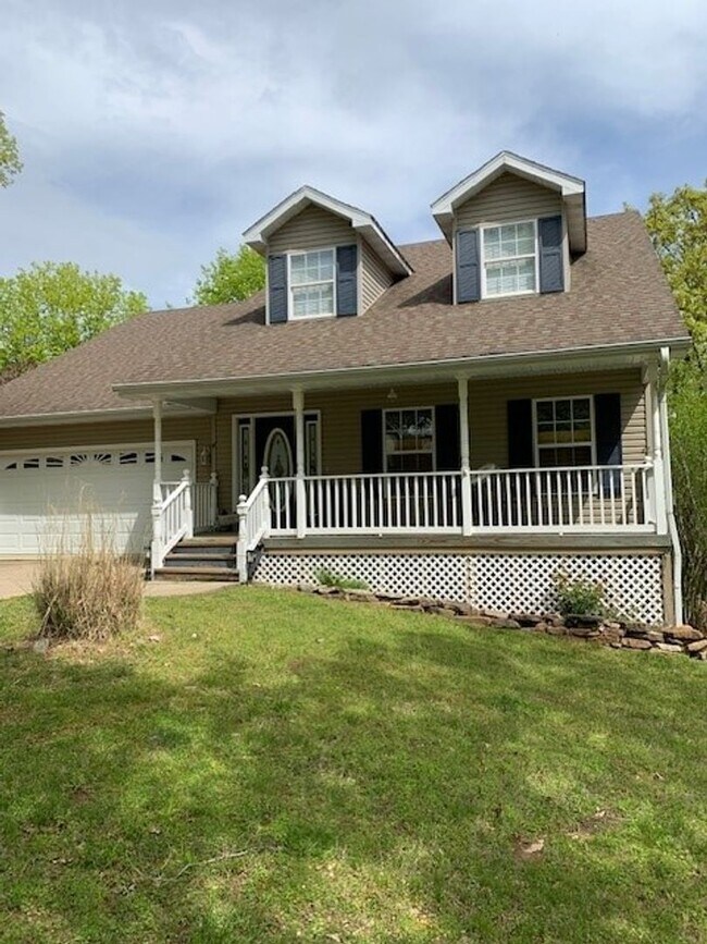 Foto del edificio - Furnished 4 Bedroom 3 Bath House in Kimberling City, MO with 2 car garage-Seasonal Lake View