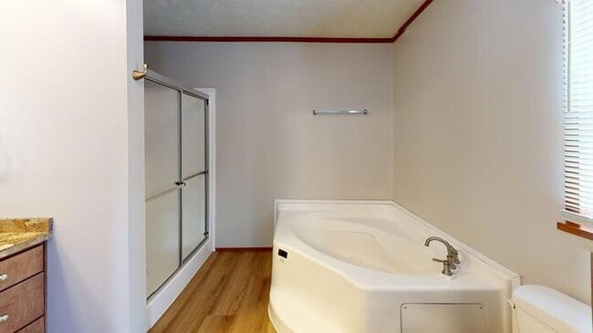 Building Photo - 129 American Ave