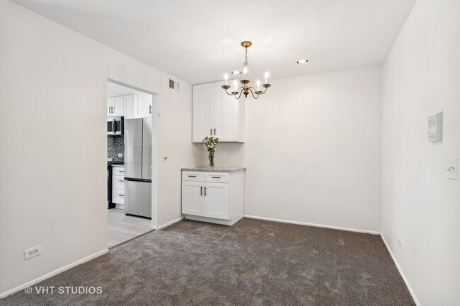 Building Photo - 276 Stonehill Ln