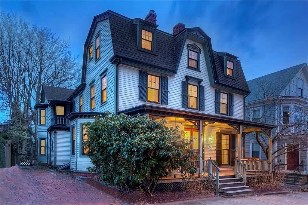Primary Photo - 7 Bull St