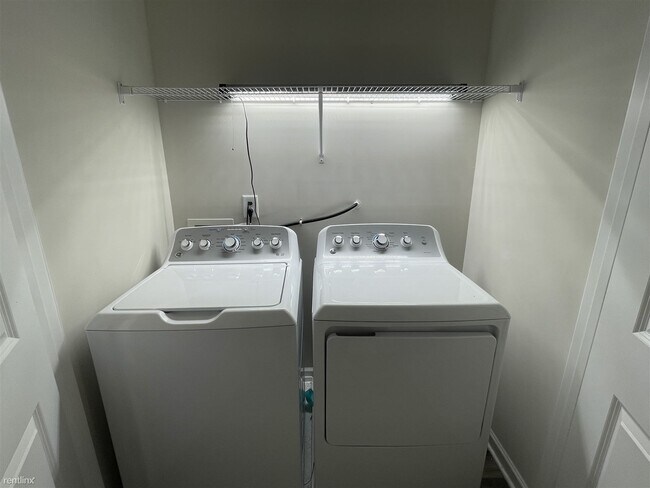 Foto del edificio - 3 br, 2.5 bath Townhome - 415 Deer Meadow ...