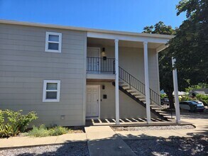 Building Photo - 1785 Bellevue St SE